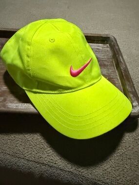 Nike Kids Summer Hat Cap size 4 - 6x Bright with Pink Logo